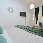 아파트 Domus Al Colosseo By Luxury Getaways 로마