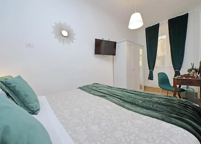 Διαμέρισμα Domus Al Colosseo By Luxury Getaways Ρώμη